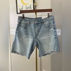 NWT AE 8” perfect Bermuda shorts 🌿